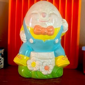 NWOT VINTAGE 1982 Avon Humpty Dumpty Hand Painted Ceramic Coin Bank with Plug
